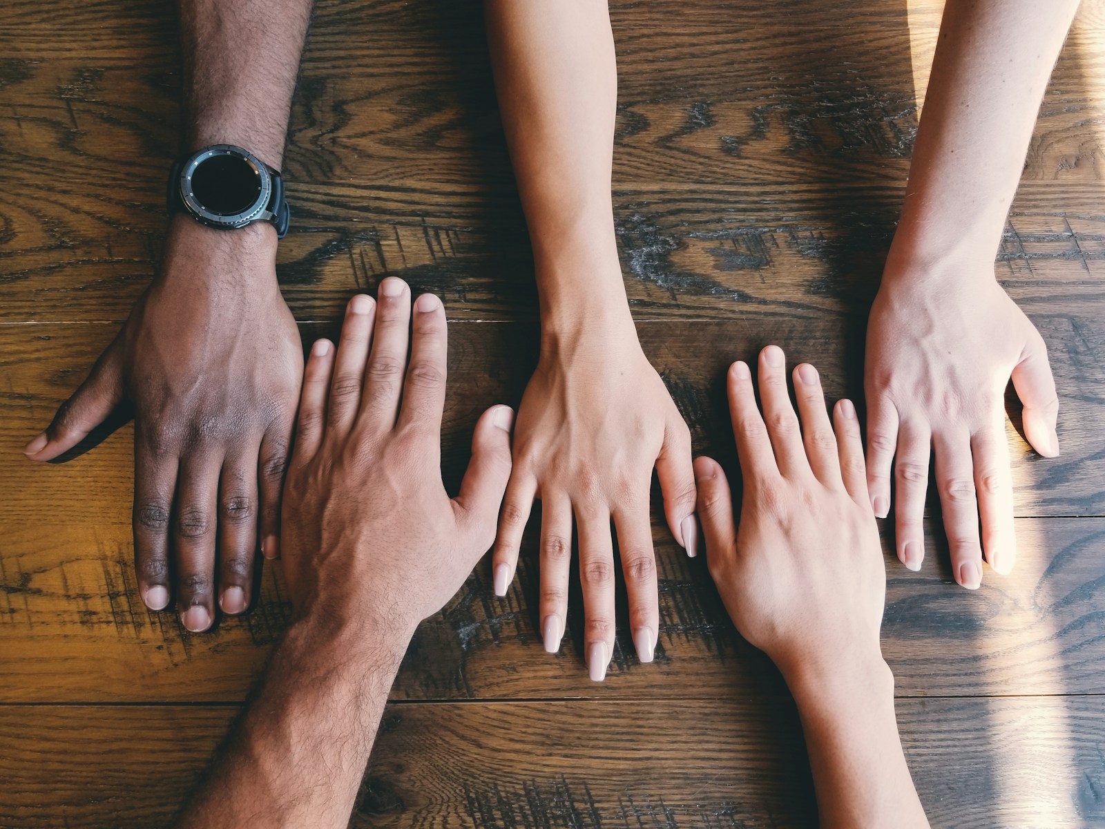 Bridging Communities and Local Areas: The Role of Community Managers